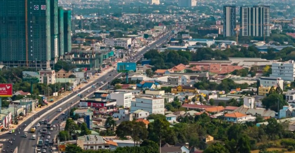 Quốc lộ 13 mở rộng ra 8 làn xe